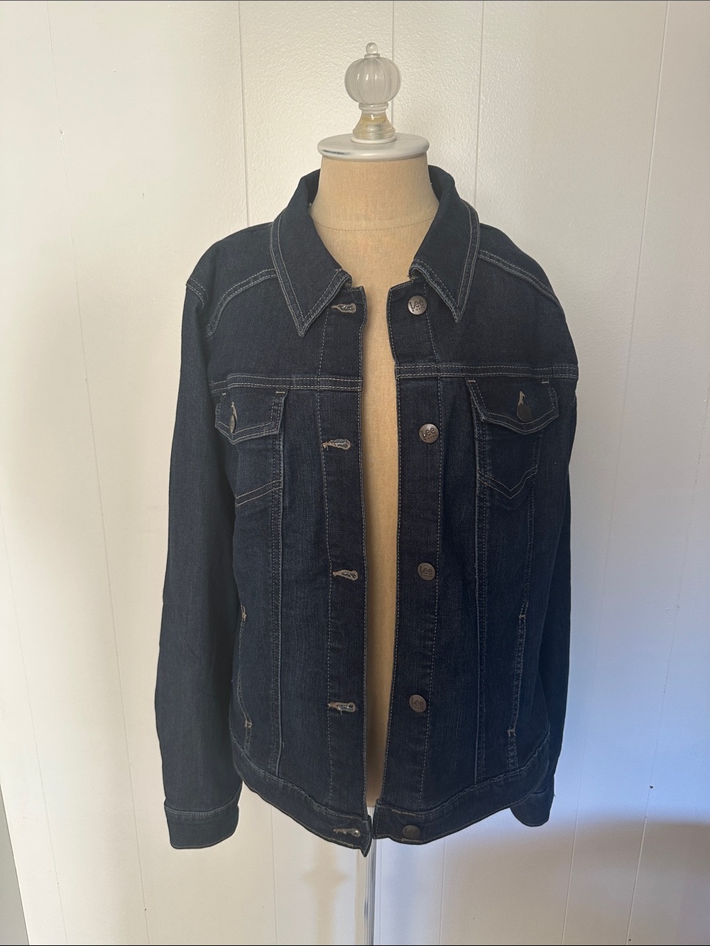 Women’s Lee Denim Jacket in size Large